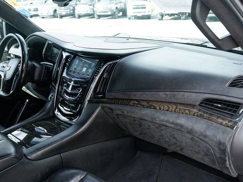 Used 2016 Cadillac Escalade ESV Platinum AWD/4WD image 47