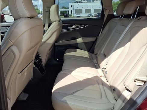 Certified 2022 Lincoln Nautilus Reserve w/ Luxury Package FWD image 5
