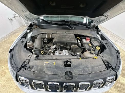 Used 2024 Jeep Compass Latitude AWD/4WD image 18