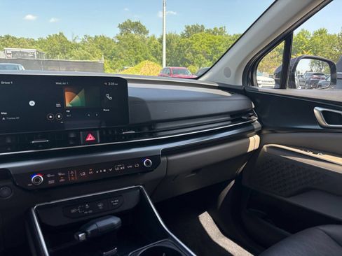 Used 2026 Kia Carnival FWD image 38
