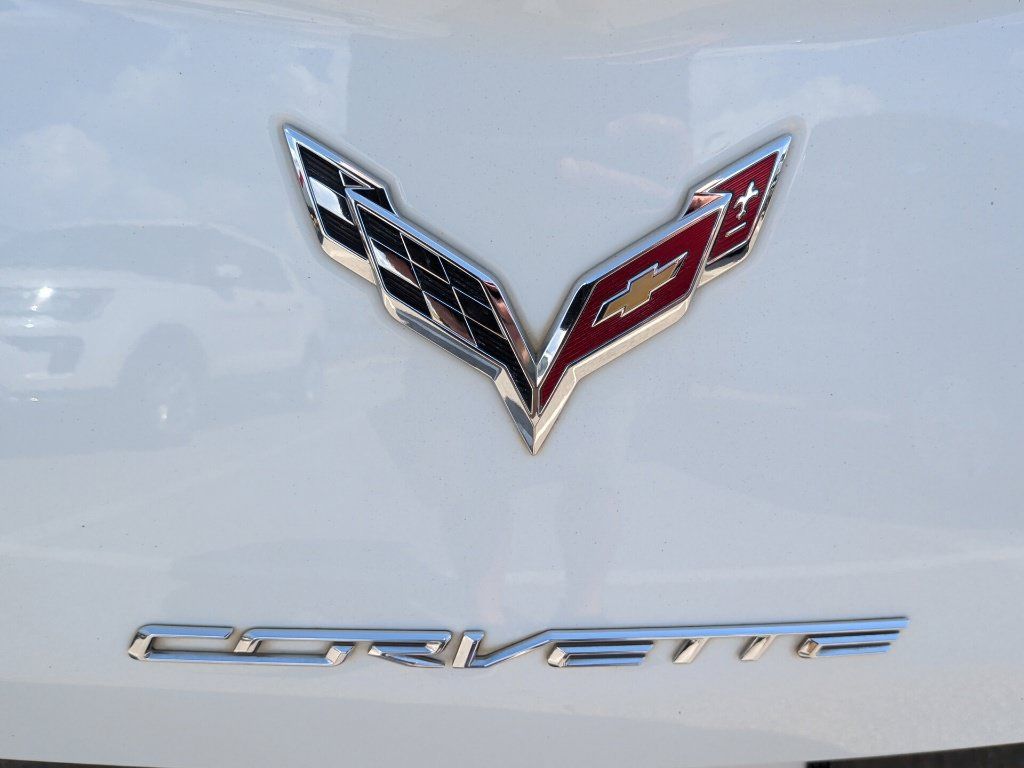 Used 2019 Chevrolet Corvette Stingray Coupe w/ 1LT RWD image 9