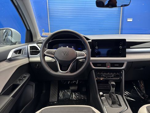 New 2026 Volkswagen Taos SE image 25