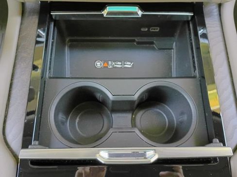 Used 2025 GMC Yukon Denali w/ LPO, Floor Liner Package RWD image 39