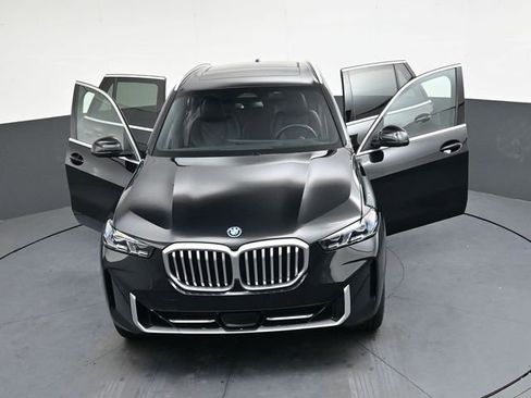 Used 2025 BMW X5 xDrive50e image 40