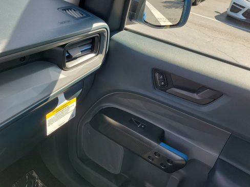 Certified 2025 Ford Maverick Lobo AWD/4WD image 28