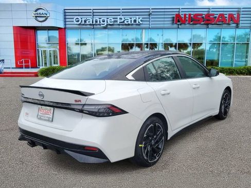 New 2026 Nissan Sentra SR w/ Floor Mat Package FWD image 2