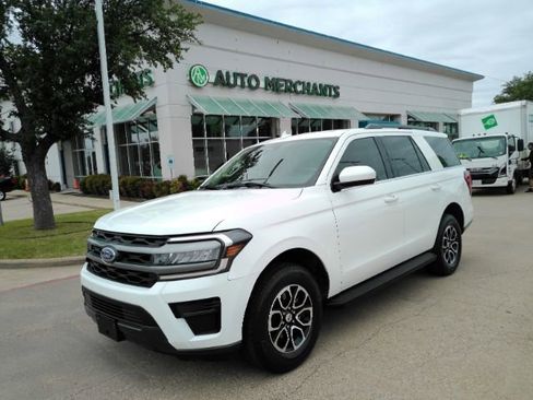Used 2024 Ford Expedition XLT AWD/4WD image 1