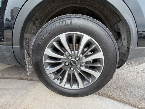 Used 2023 Lincoln Nautilus FWD image 16