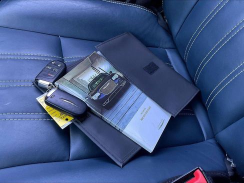 Used 2016 Chrysler 300 S RWD image 12