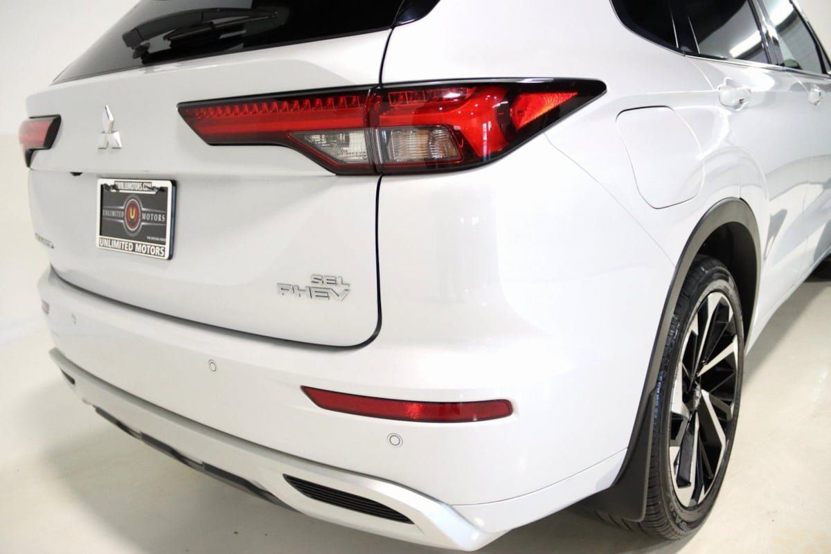Used 2024 Mitsubishi Outlander 4WD Plug-In Hybrid image 75