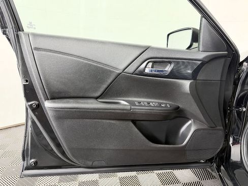 Used 2015 Honda Accord Sport image 22