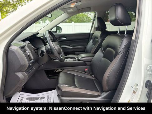 Used 2024 Nissan Pathfinder SL w/ Cargo Package AWD/4WD image 11
