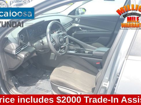 Used 2025 Hyundai Elantra SEL FWD image 23