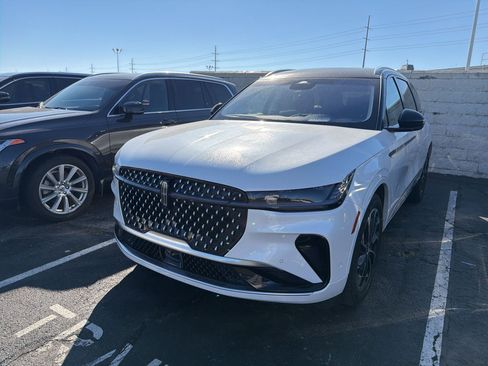 Used 2024 Lincoln Nautilus Reserve w/ Equipment Group 202A image 1