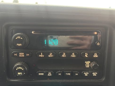 Used 2006 Chevrolet Silverado 1500 LT AWD/4WD image 24