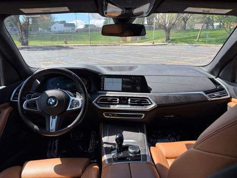 Used 2022 BMW X5 xDrive40i w/ M Sport Package image 11