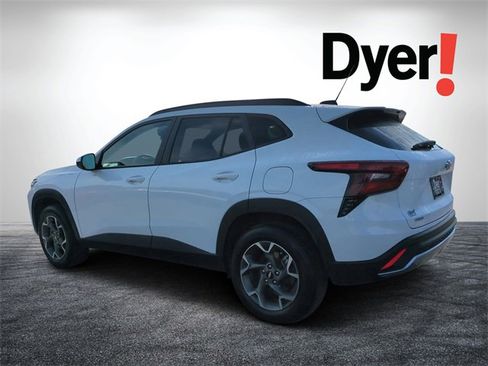 Certified 2025 Chevrolet Trax LT image 6