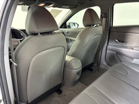 Certified 2025 Hyundai Elantra Hybrid FWD image 19
