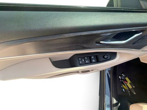 Used 2024 Jeep Grand Cherokee L Limited w/ Black Appearance Package AWD/4WD image 15