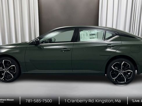 New 2026 Nissan Altima 2.5 SR w/ SR Premium Package AWD/4WD image 8