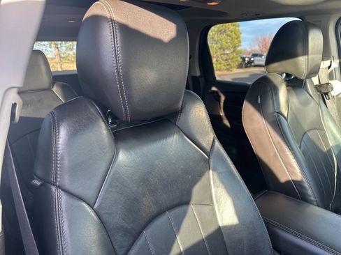 Used 2015 GMC Acadia SLT image 31