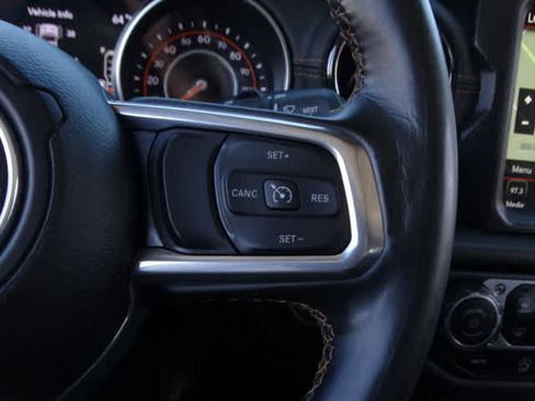 Used 2022 Jeep Wrangler Unlimited Sahara image 35