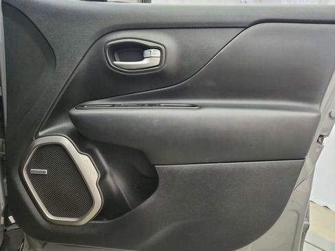 Used 2020 Jeep Renegade Limited w/ LED Lighting Group AWD/4WD image 26