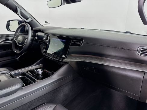 Used 2024 Jeep Wagoneer Series II image 37