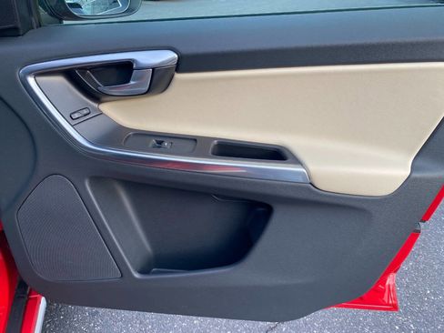 Used 2012 Volvo XC60 T6 R-Design Platinum image 30