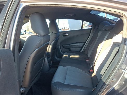 Used 2018 Dodge Charger SXT w/ Blacktop Package image 8