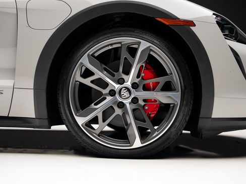 Used 2023 Porsche Taycan 4S image 37