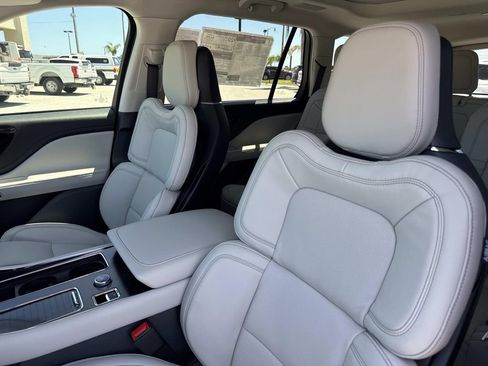 New 2026 Lincoln Aviator Reserve image 22