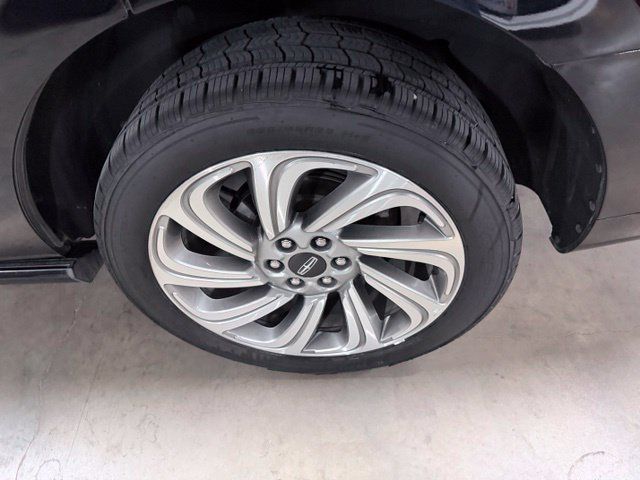 Used 2022 Lincoln Navigator Reserve AWD/4WD image 12