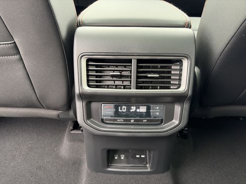 New 2026 Volkswagen Atlas Peak Edition AWD/4WD image 19