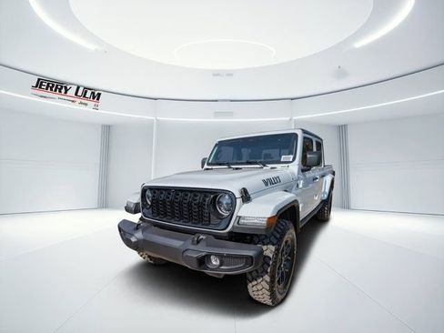 New 2026 Jeep Gladiator Willys image 6