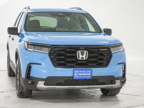 Certified 2025 Honda Pilot TrailSport image 20