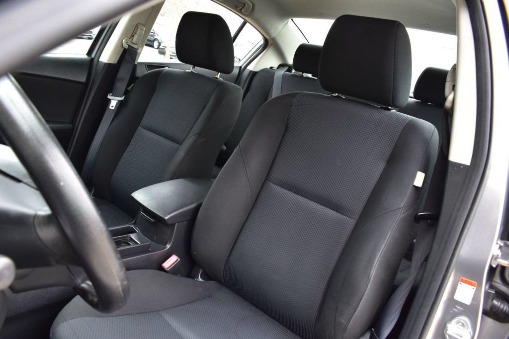 Used 2011 MAZDA MAZDA3 i Touring FWD image 15