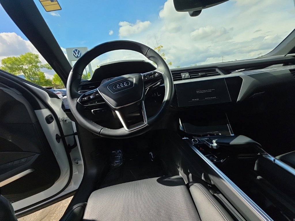 Used 2023 Audi e-tron Prestige w/ Prestige Package AWD/4WD image 13