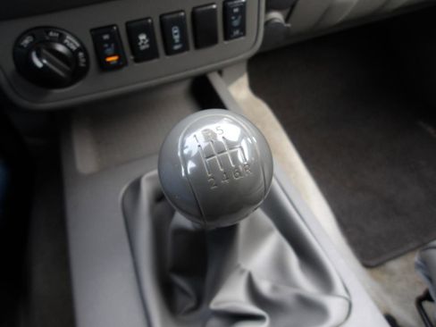 Used 2016 Nissan Frontier SV AWD/4WD image 21