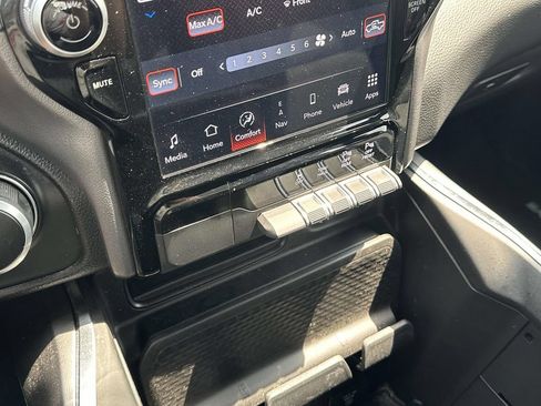 Used 2024 RAM 1500 Big Horn AWD/4WD image 30