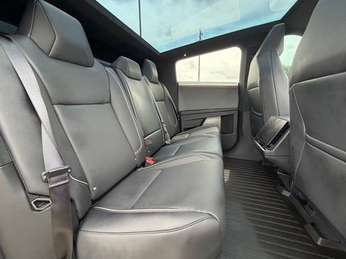 Used 2024 Tesla Cybertruck AWD Crew Cab image 23