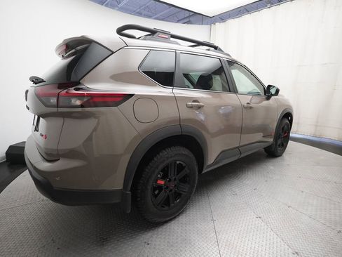 Used 2025 Nissan Rogue SV AWD/4WD image 35