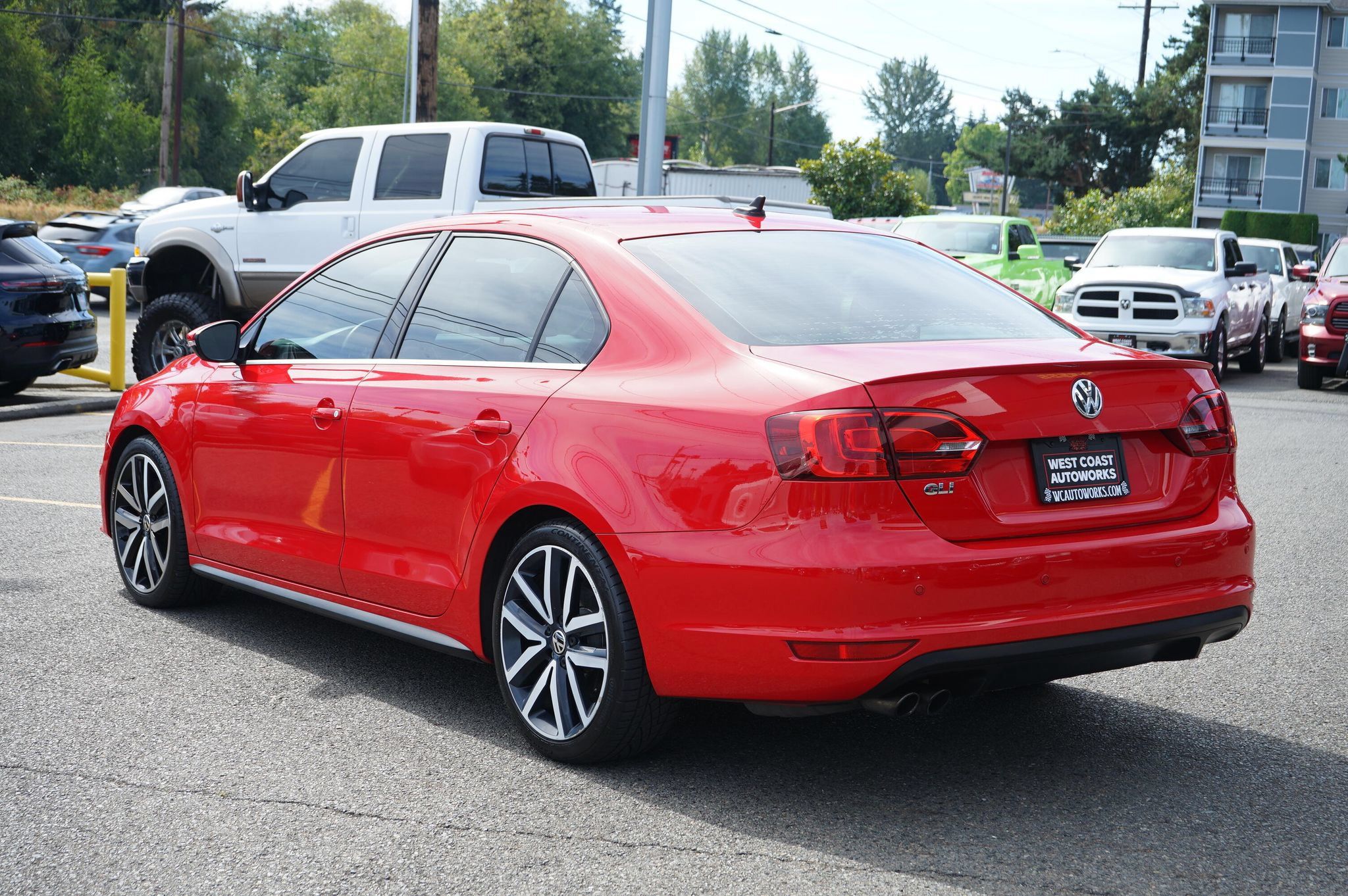 Used 2012 Volkswagen Jetta GLI FWD image 3