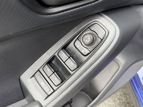 Used 2025 Subaru Crosstrek 2.0i Premium image 13