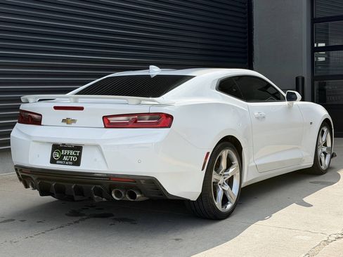 Used 2017 Chevrolet Camaro SS RWD image 11