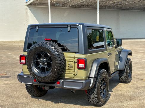 Used 2025 Jeep Wrangler Sport AWD/4WD image 18