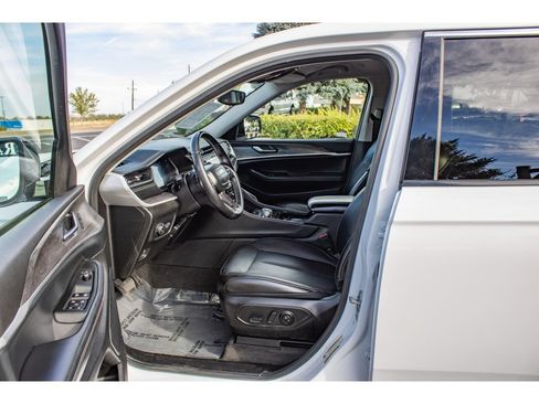 Used 2021 Jeep Grand Cherokee L Limited AWD/4WD image 28