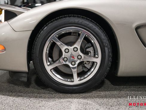 Used 2002 Chevrolet Corvette Convertible w/ Preferred Equipment Group2 image 9