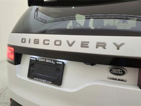 Used 2020 Land Rover Discovery HSE image 17