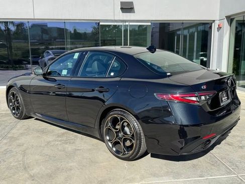 Used 2025 Alfa Romeo Giulia w/ Driving Assist Package image 6